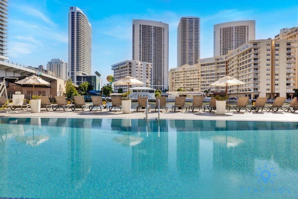 Balcony - Pool - Near Beach - Gym Холандейл Бийч Екстериор снимка