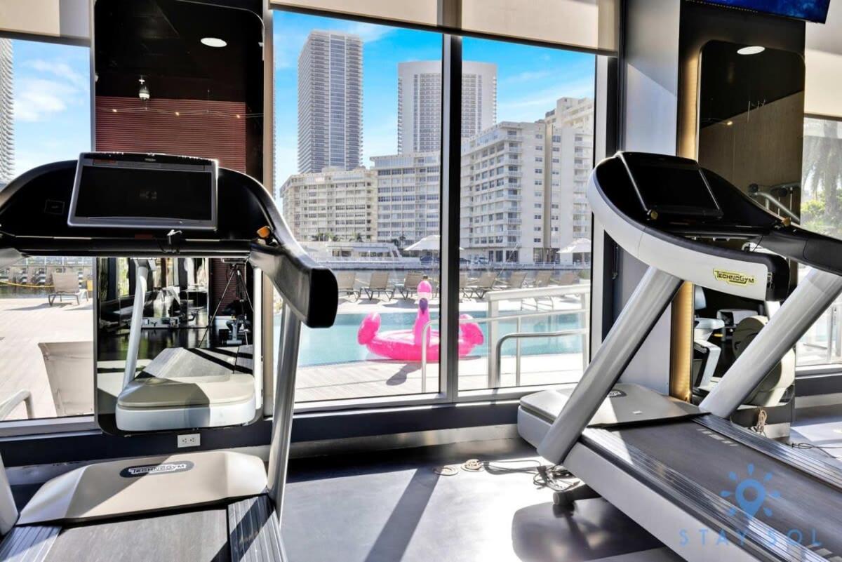 Balcony - Pool - Near Beach - Gym Холандейл Бийч Екстериор снимка