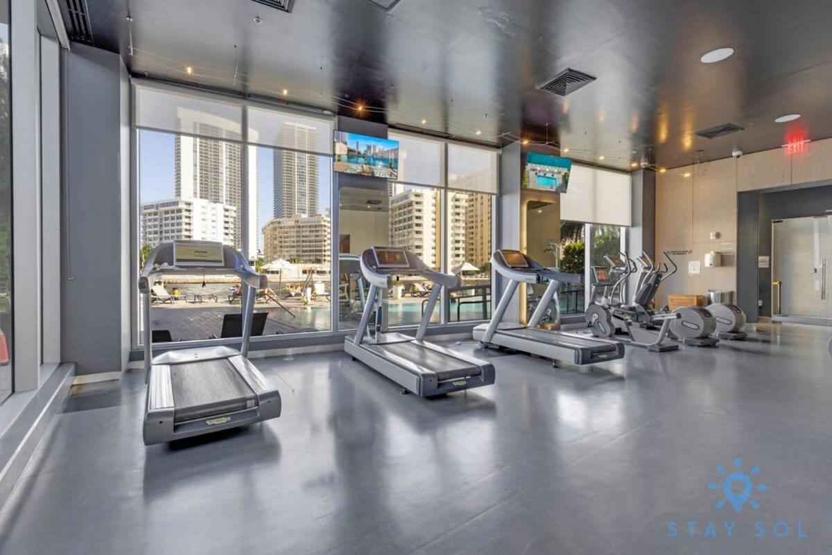 Balcony - Pool - Near Beach - Gym Холандейл Бийч Екстериор снимка