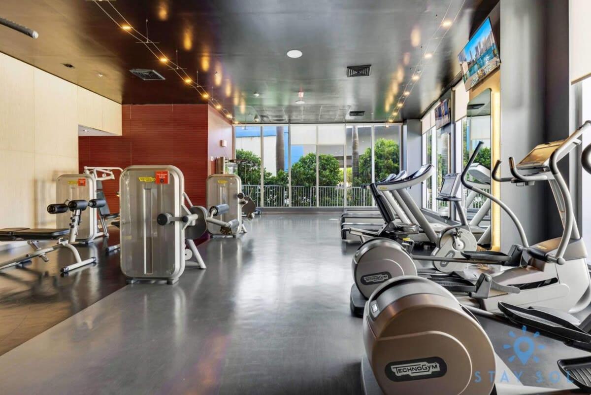 Balcony - Pool - Near Beach - Gym Холандейл Бийч Екстериор снимка