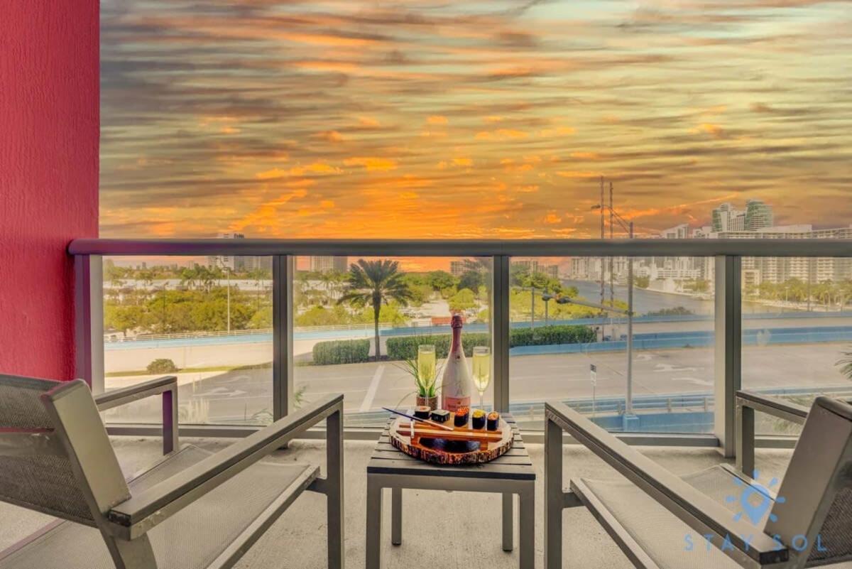 Balcony - Pool - Near Beach - Gym Холандейл Бийч Екстериор снимка